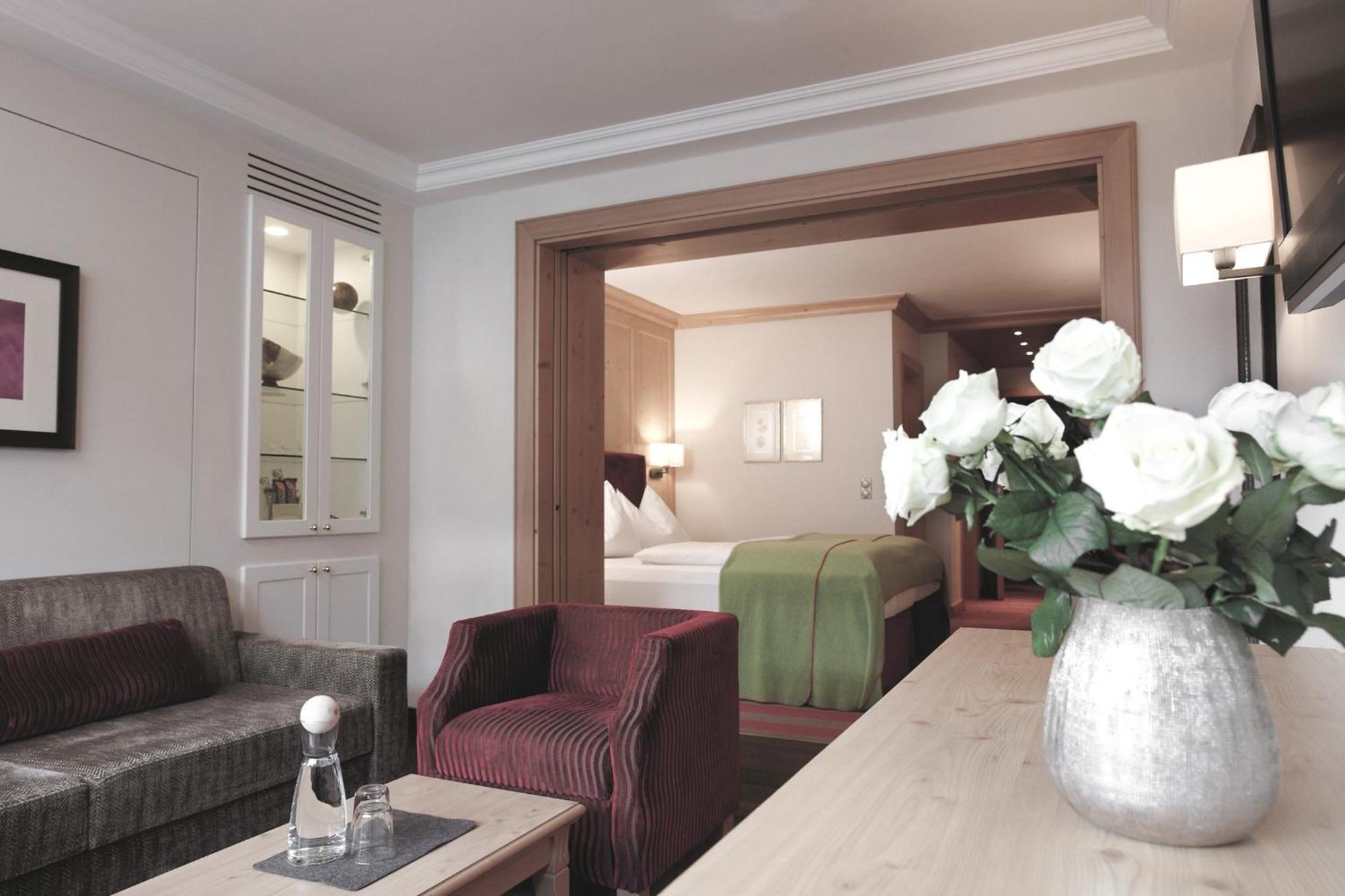Hotel Rigele Royal Superior โอเบอร์เทาเอิร์น ภายนอก รูปภาพ