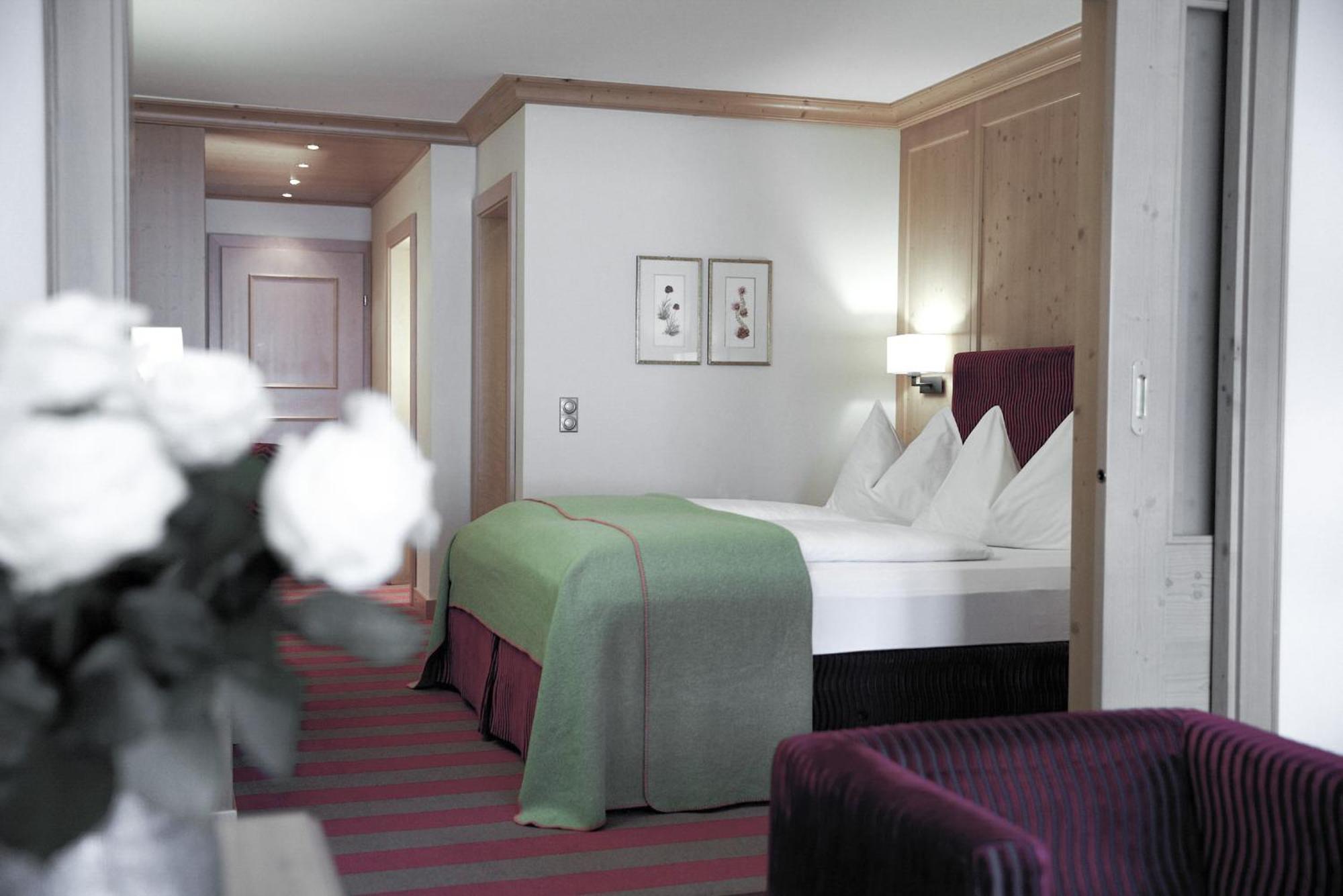 Hotel Rigele Royal Superior โอเบอร์เทาเอิร์น ภายนอก รูปภาพ