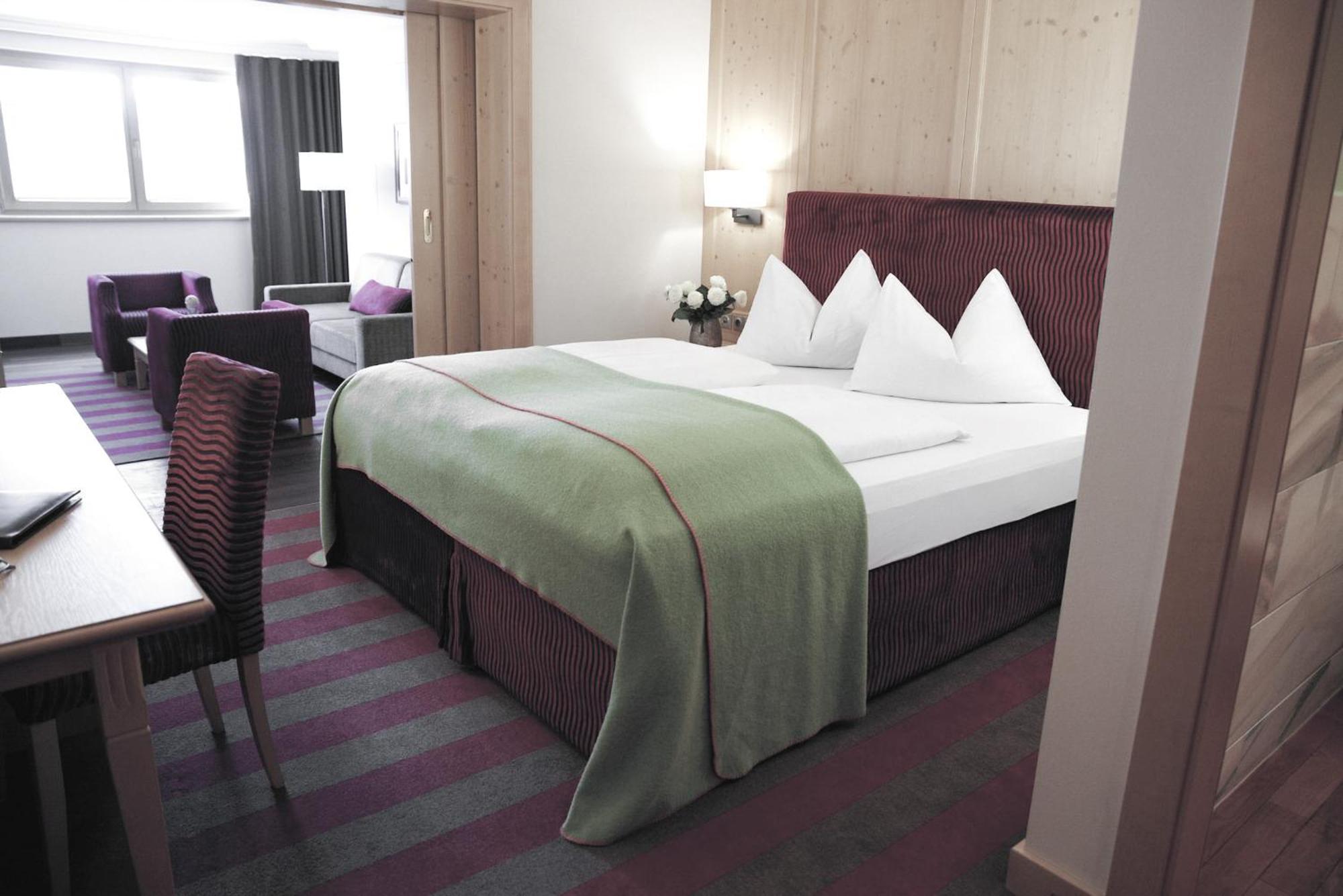 Hotel Rigele Royal Superior โอเบอร์เทาเอิร์น ภายนอก รูปภาพ