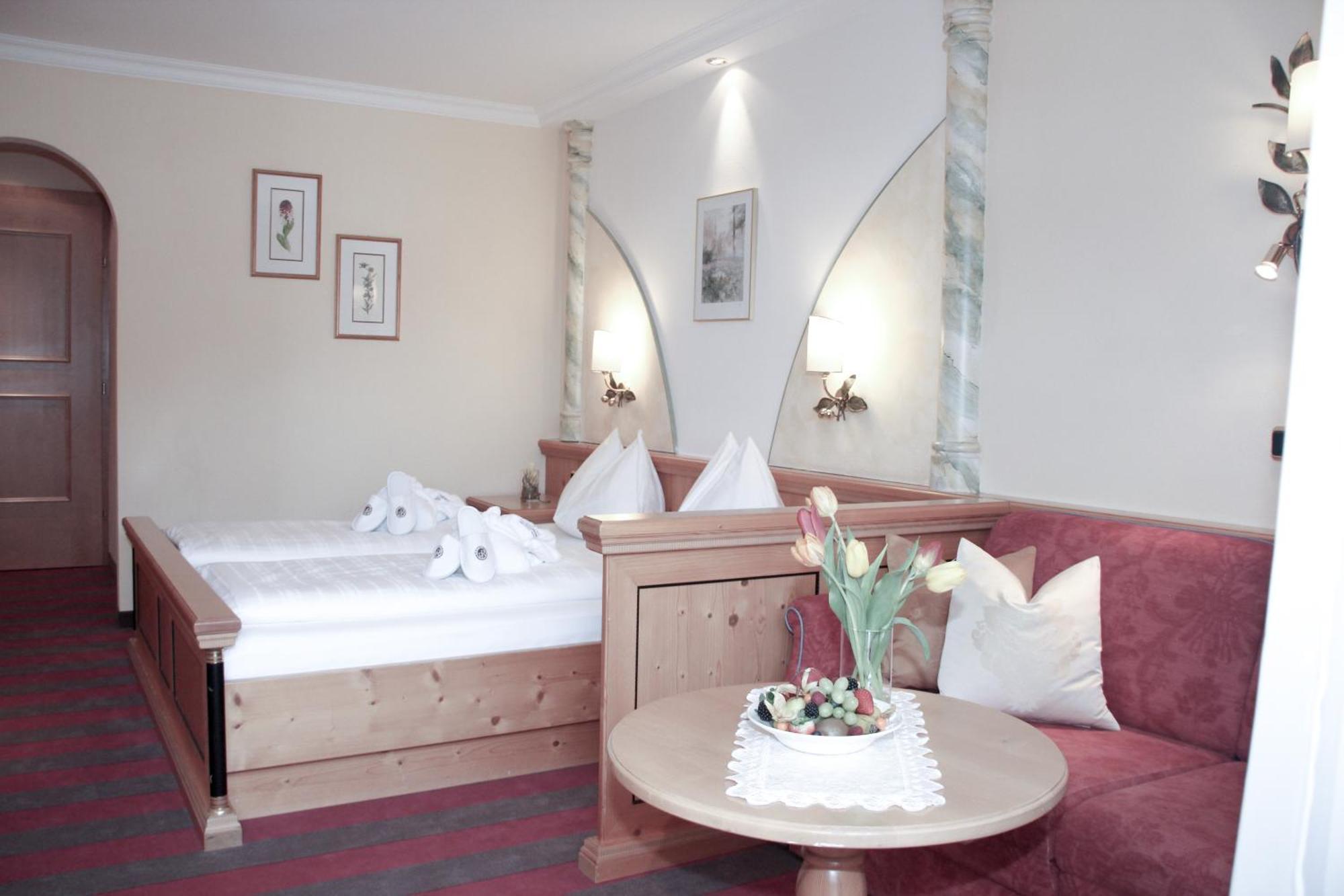 Hotel Rigele Royal Superior โอเบอร์เทาเอิร์น ภายนอก รูปภาพ