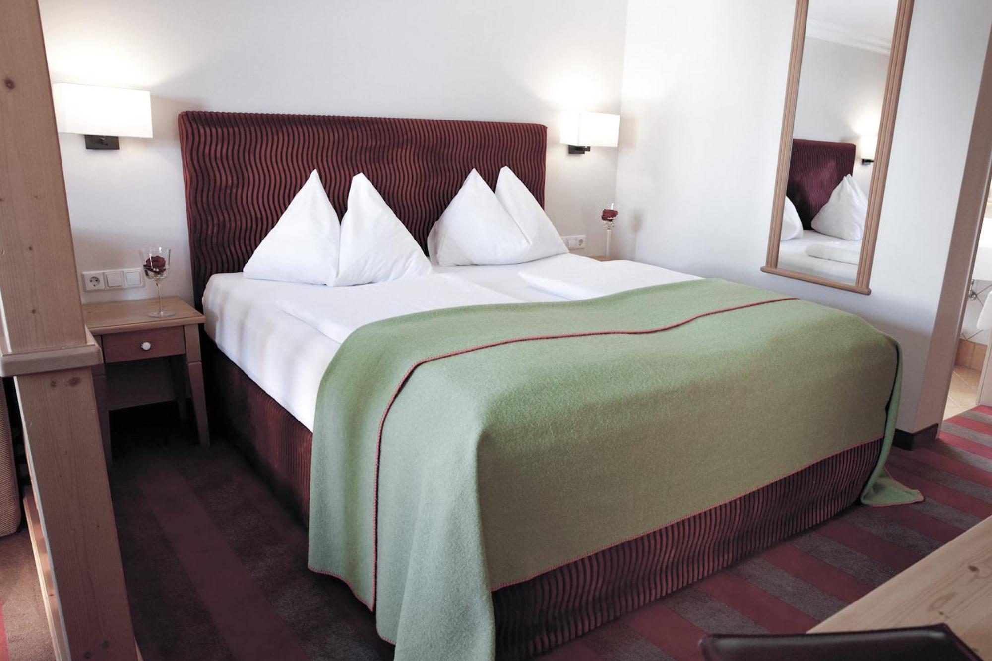 Hotel Rigele Royal Superior โอเบอร์เทาเอิร์น ภายนอก รูปภาพ