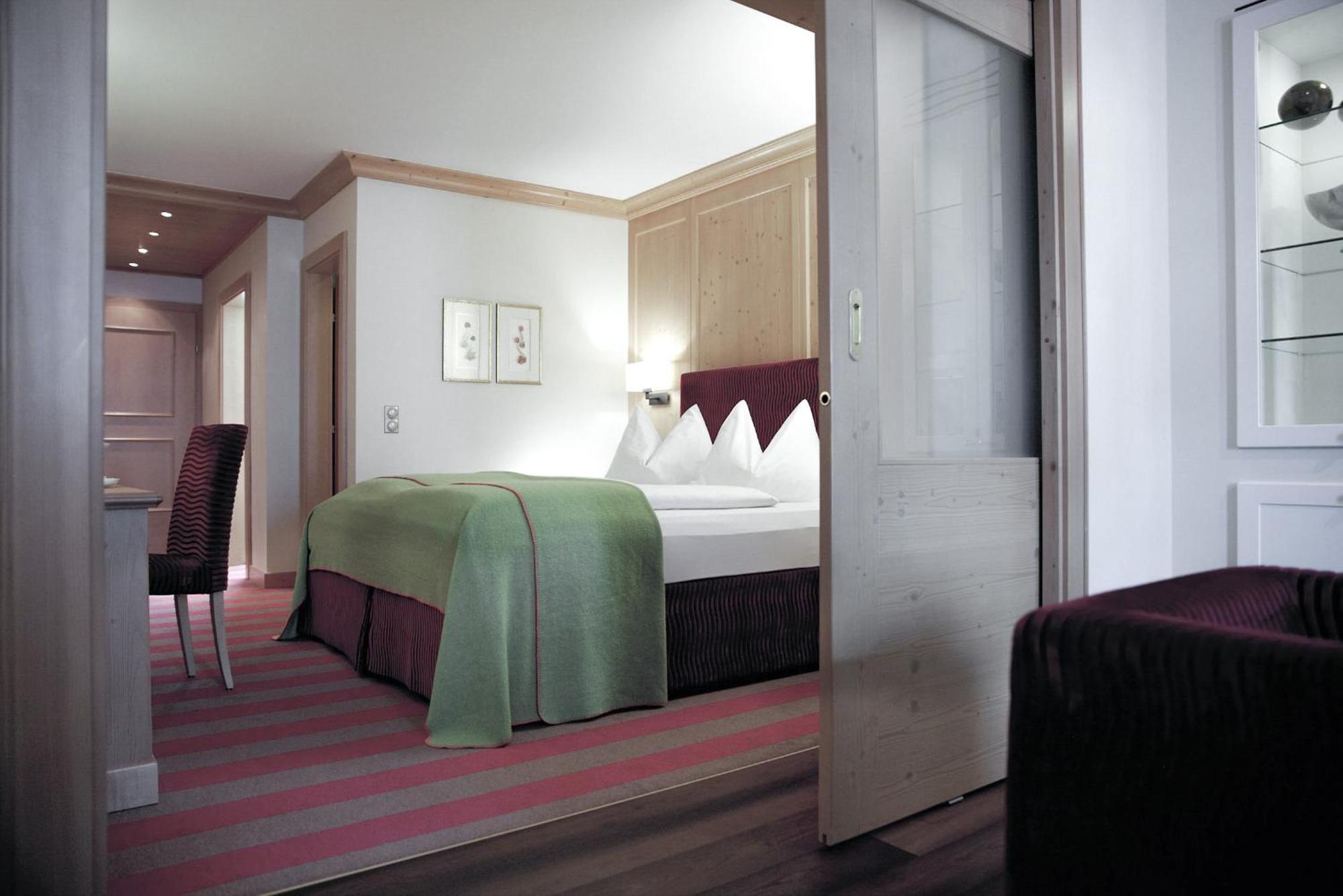 Hotel Rigele Royal Superior โอเบอร์เทาเอิร์น ภายนอก รูปภาพ
