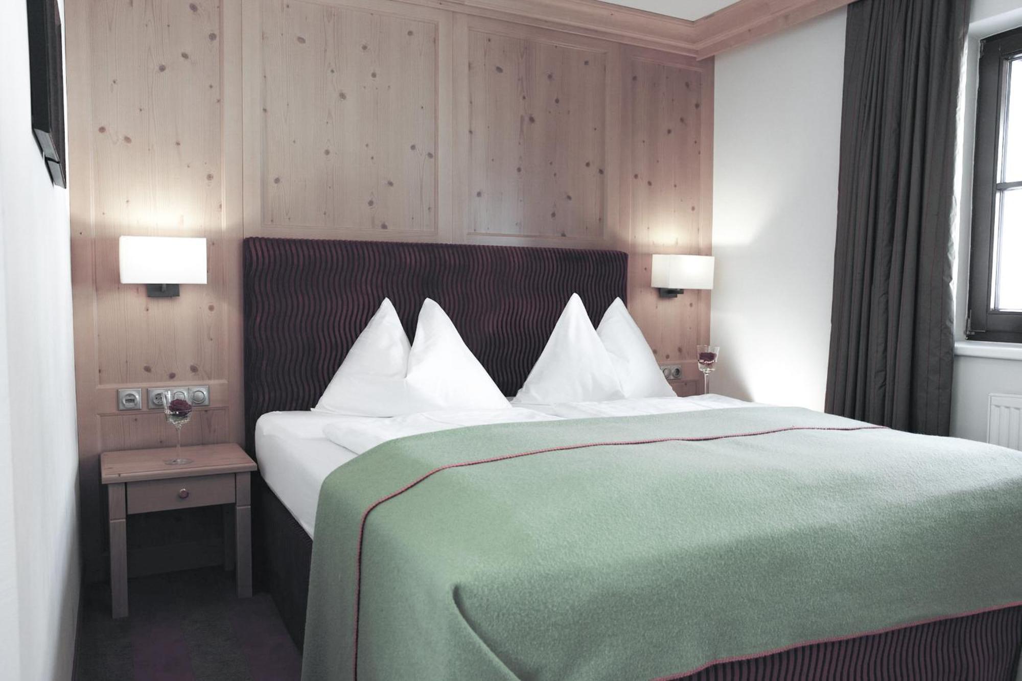 Hotel Rigele Royal Superior โอเบอร์เทาเอิร์น ภายนอก รูปภาพ